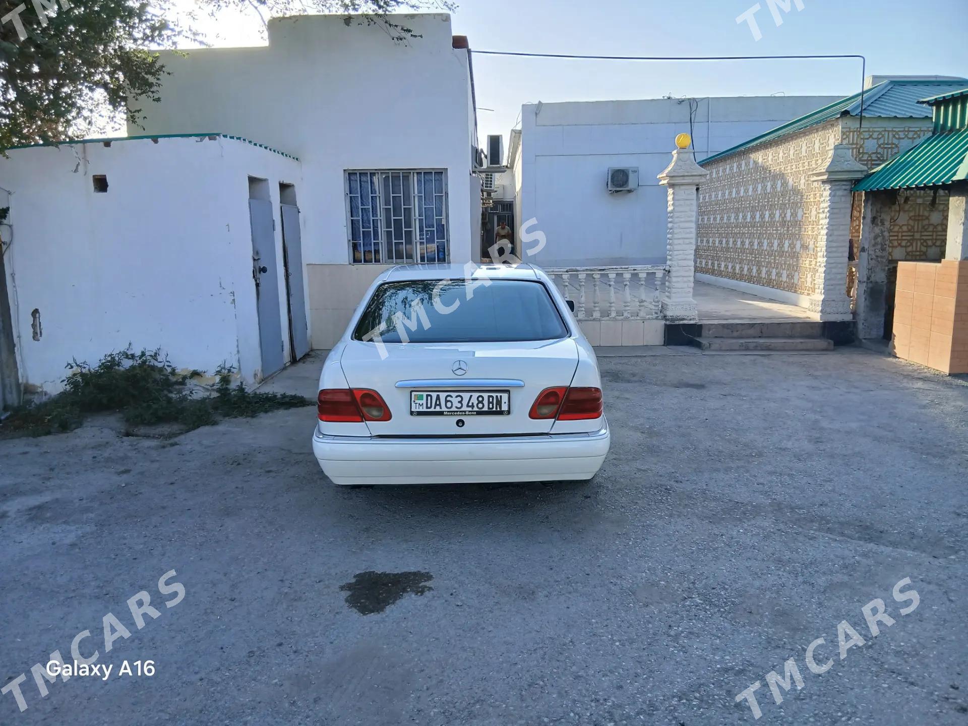 Mercedes-Benz C320 1997 - 75 000 TMT - Балканабат - img 6