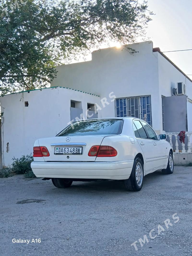 Mercedes-Benz C320 1997 - 75 000 TMT - Балканабат - img 3