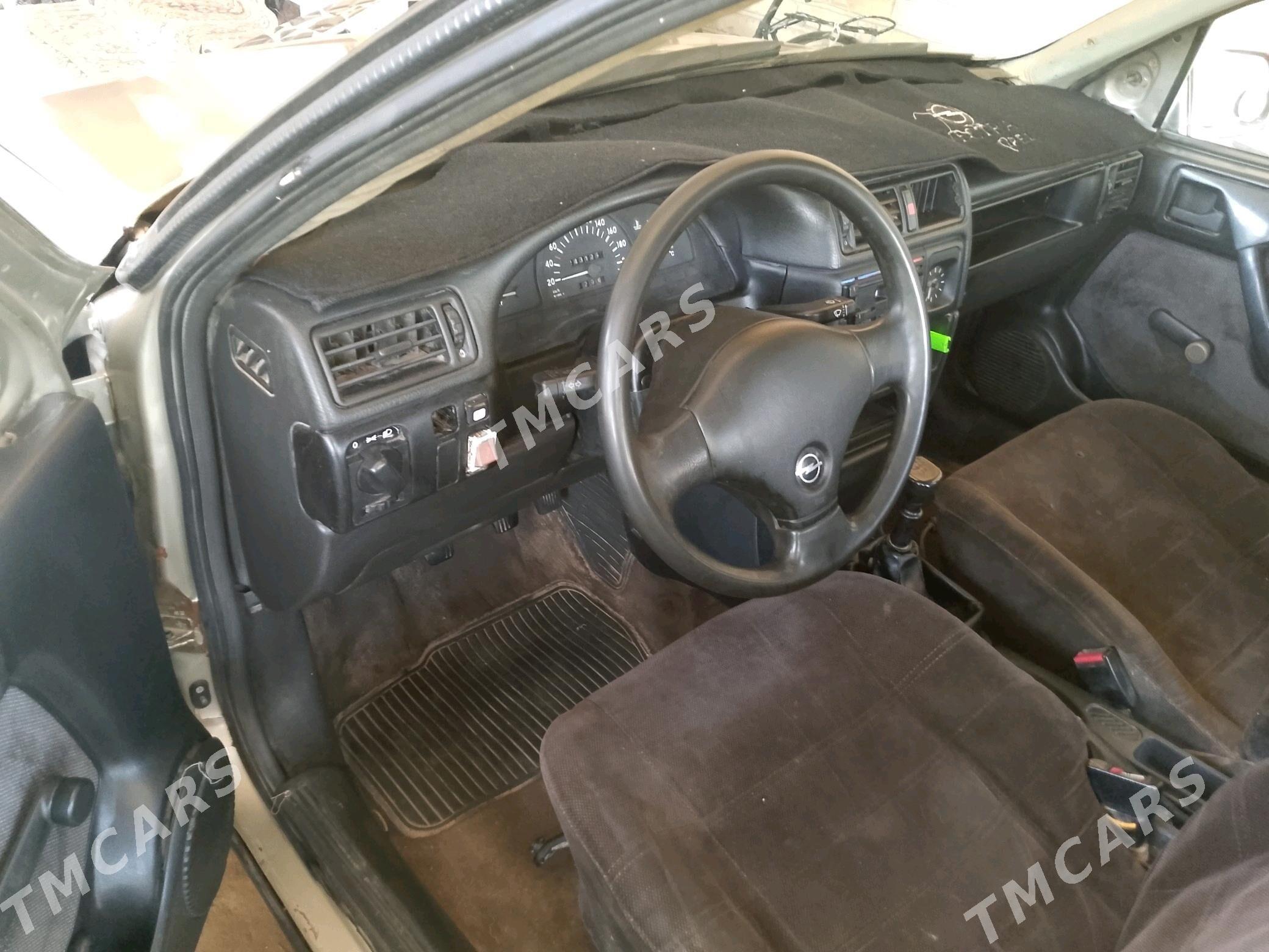 Opel Vectra 1991 - 25 000 TMT - Мары - img 7