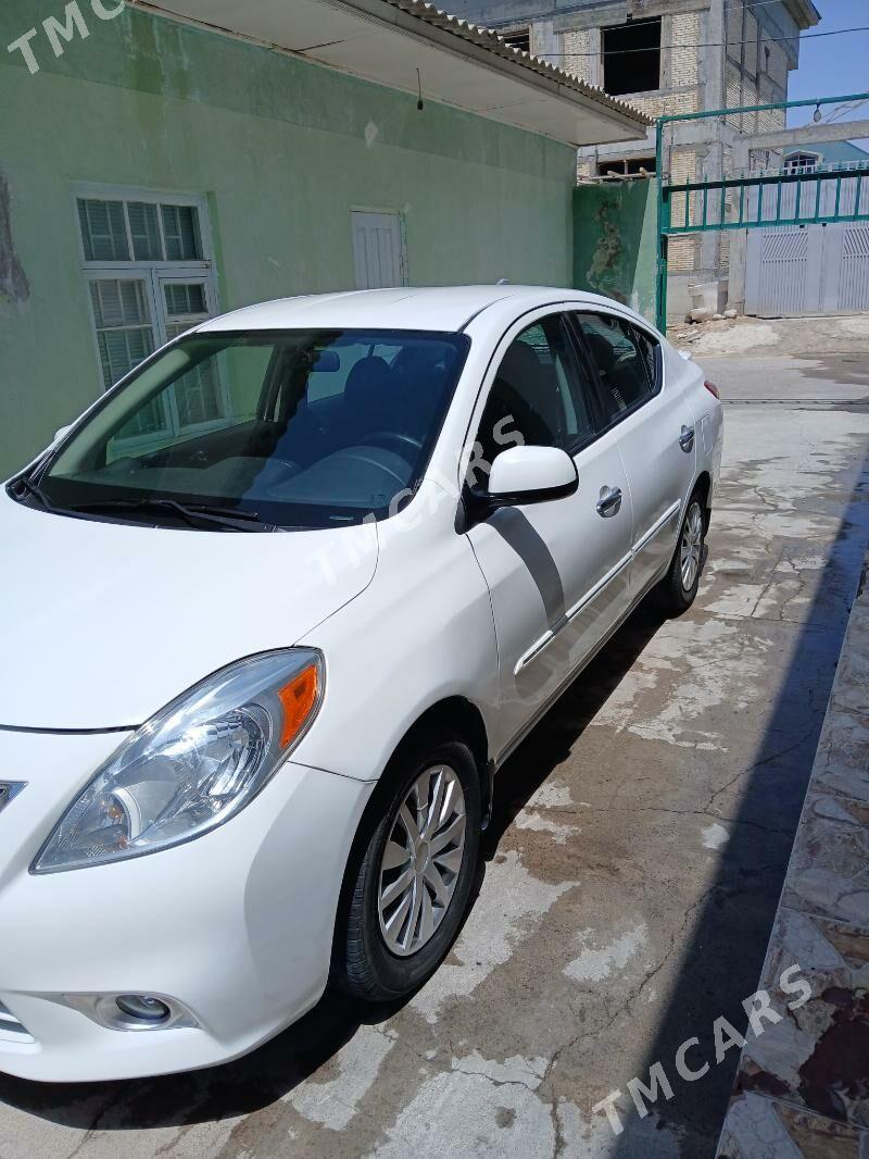 Nissan Versa 2012 - 115 000 TMT - Ак-Бугдайский этрап - img 3
