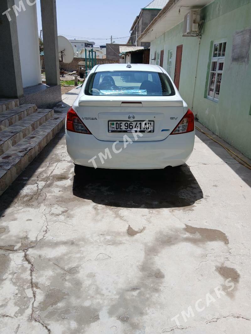 Nissan Versa 2012 - 115 000 TMT - Ак-Бугдайский этрап - img 2