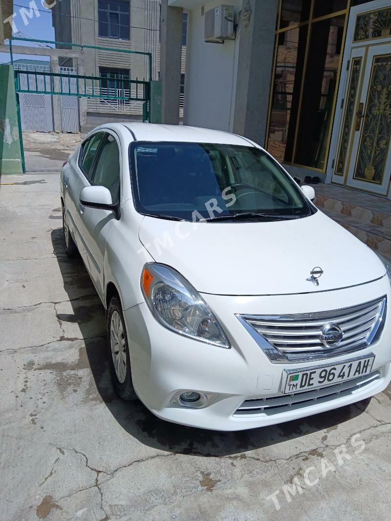 Nissan Versa 2012 - 115 000 TMT - Ак-Бугдайский этрап - img 4