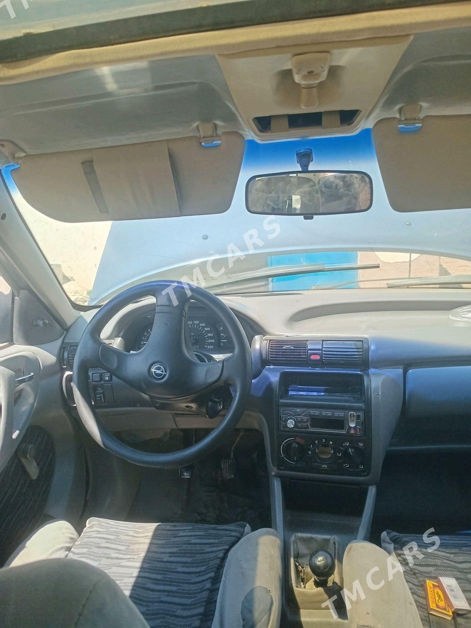 Opel Astra 1992 - 22 000 TMT - Болдумсаз - img 3