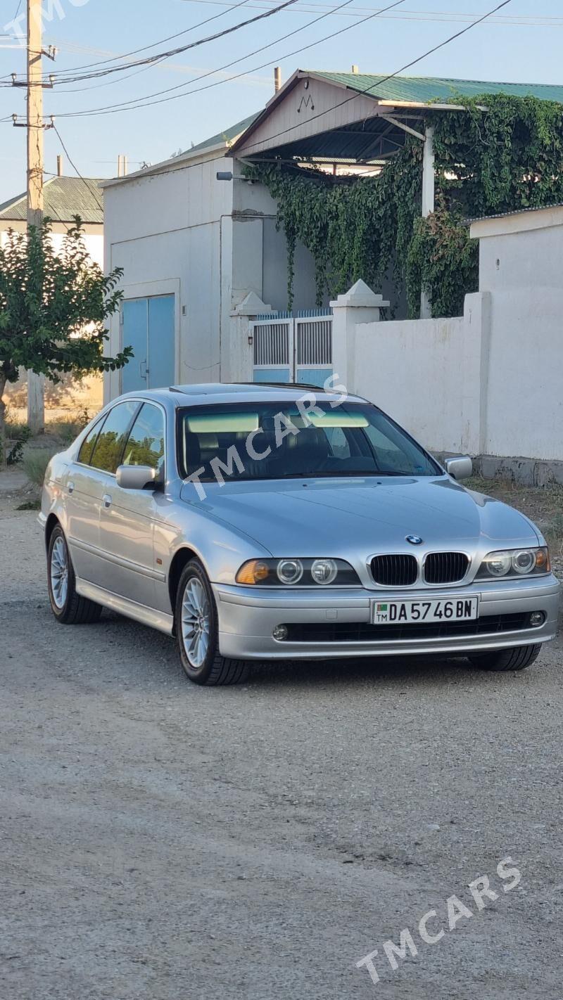 BMW E39 2003 - 130 000 TMT - Балканабат - img 2