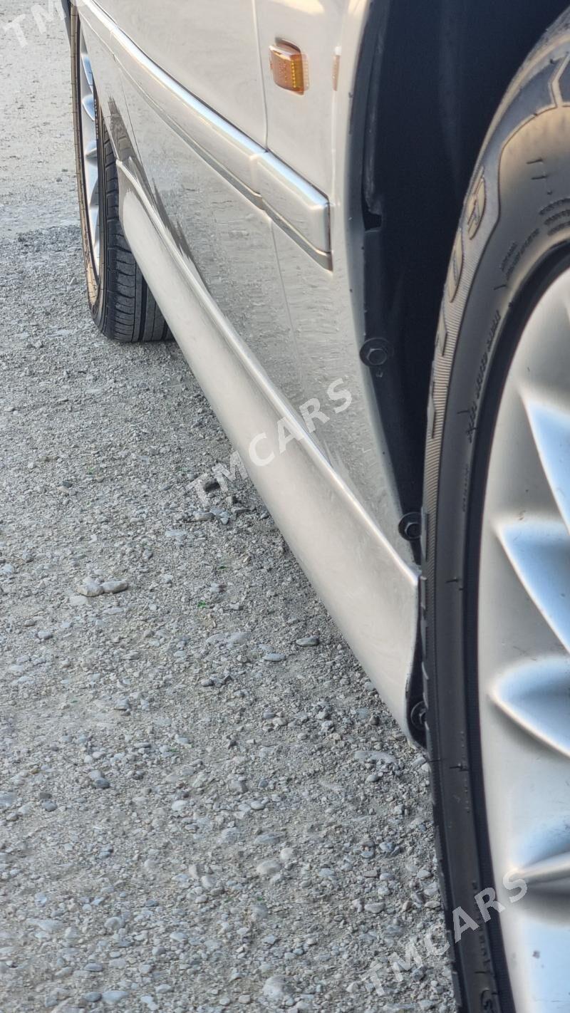 BMW E39 2003 - 130 000 TMT - Балканабат - img 3