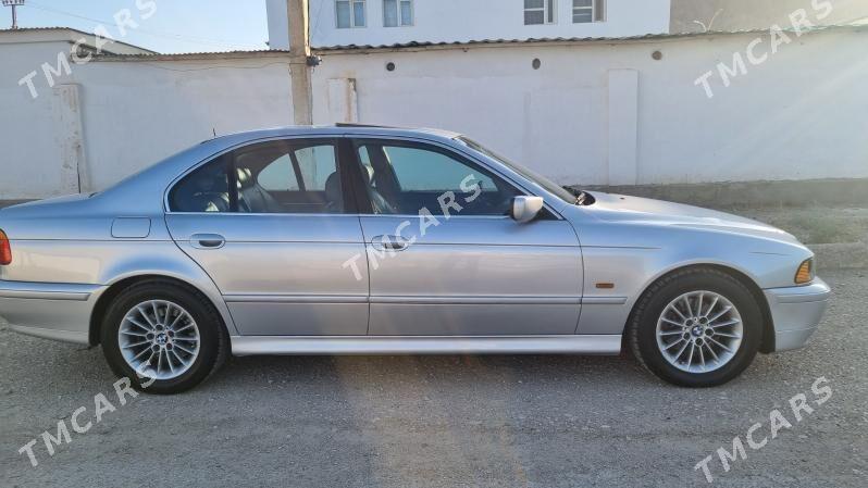 BMW E39 2003 - 130 000 TMT - Балканабат - img 6