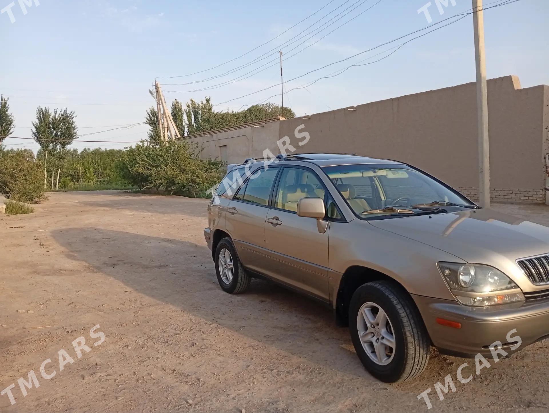 Lexus RX 300 2000 - 200 000 TMT - Гурбансолтан Едже - img 3