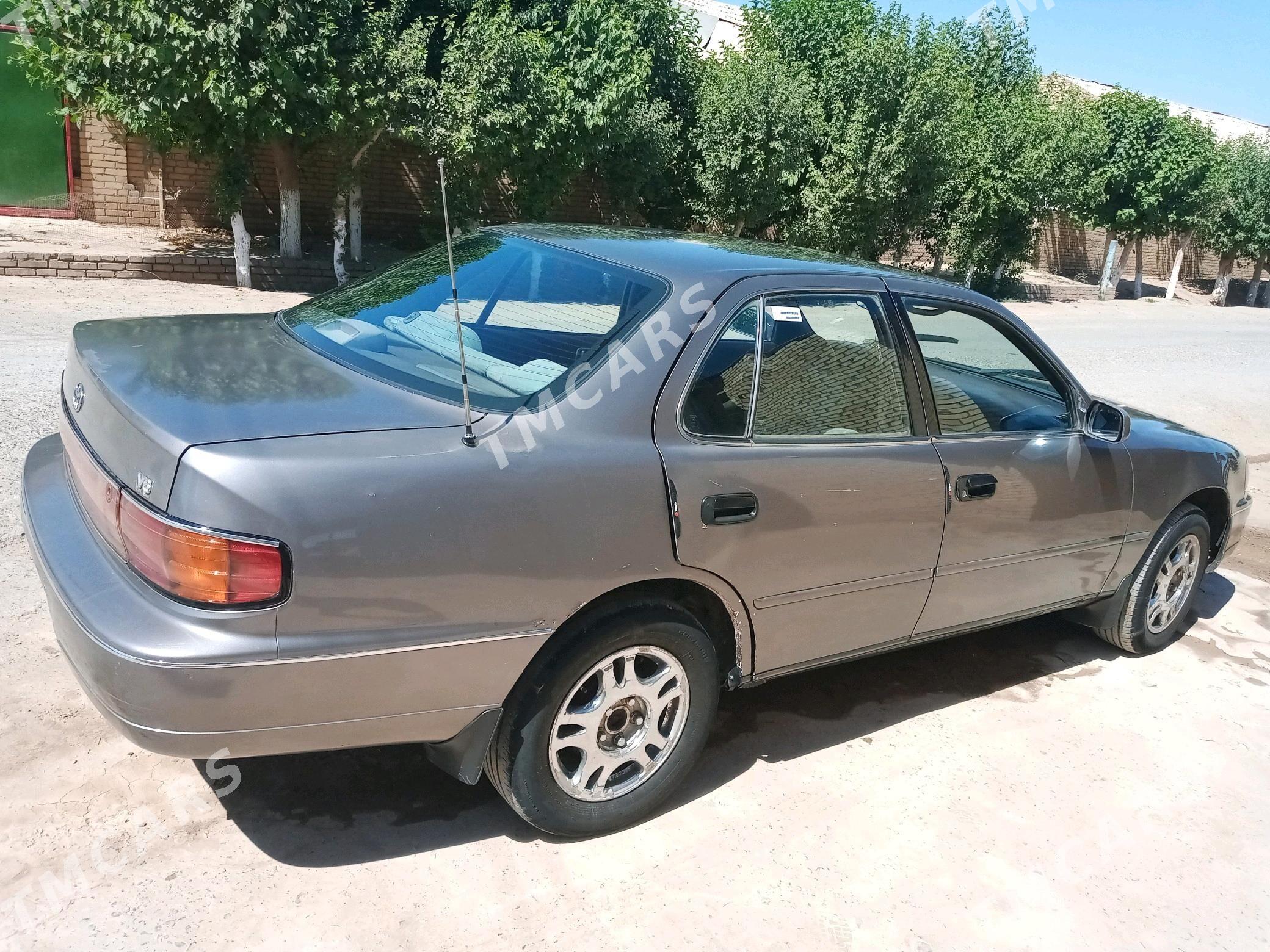 Toyota Camry 1993 - 85 000 TMT - Halaç - img 3
