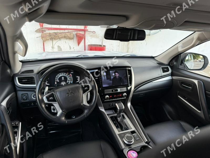 Mitsubishi Pajero 2020 - 420 000 TMT - 30 мкр - img 2