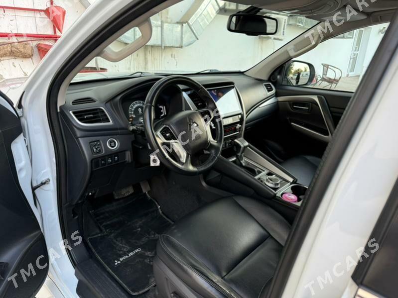 Mitsubishi Pajero 2020 - 420 000 TMT - 30 мкр - img 4