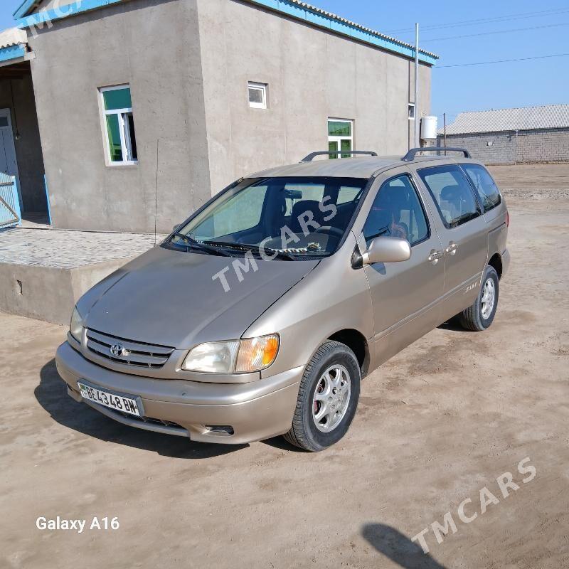Toyota Sienna 2001 - 140 000 TMT - Эсенгулы - img 4