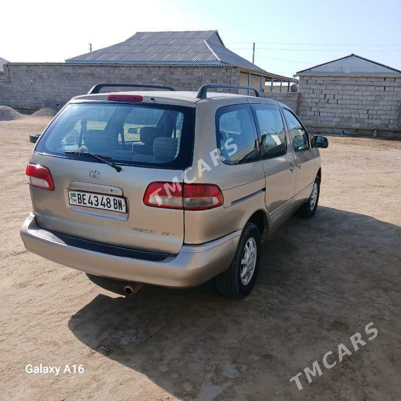 Toyota Sienna 2001 - 140 000 TMT - Эсенгулы - img 2