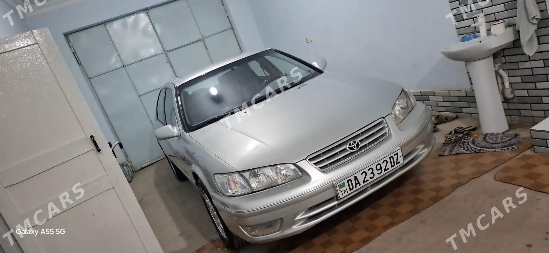 Toyota Camry 2001 - 165 000 TMT - Акдепе - img 3