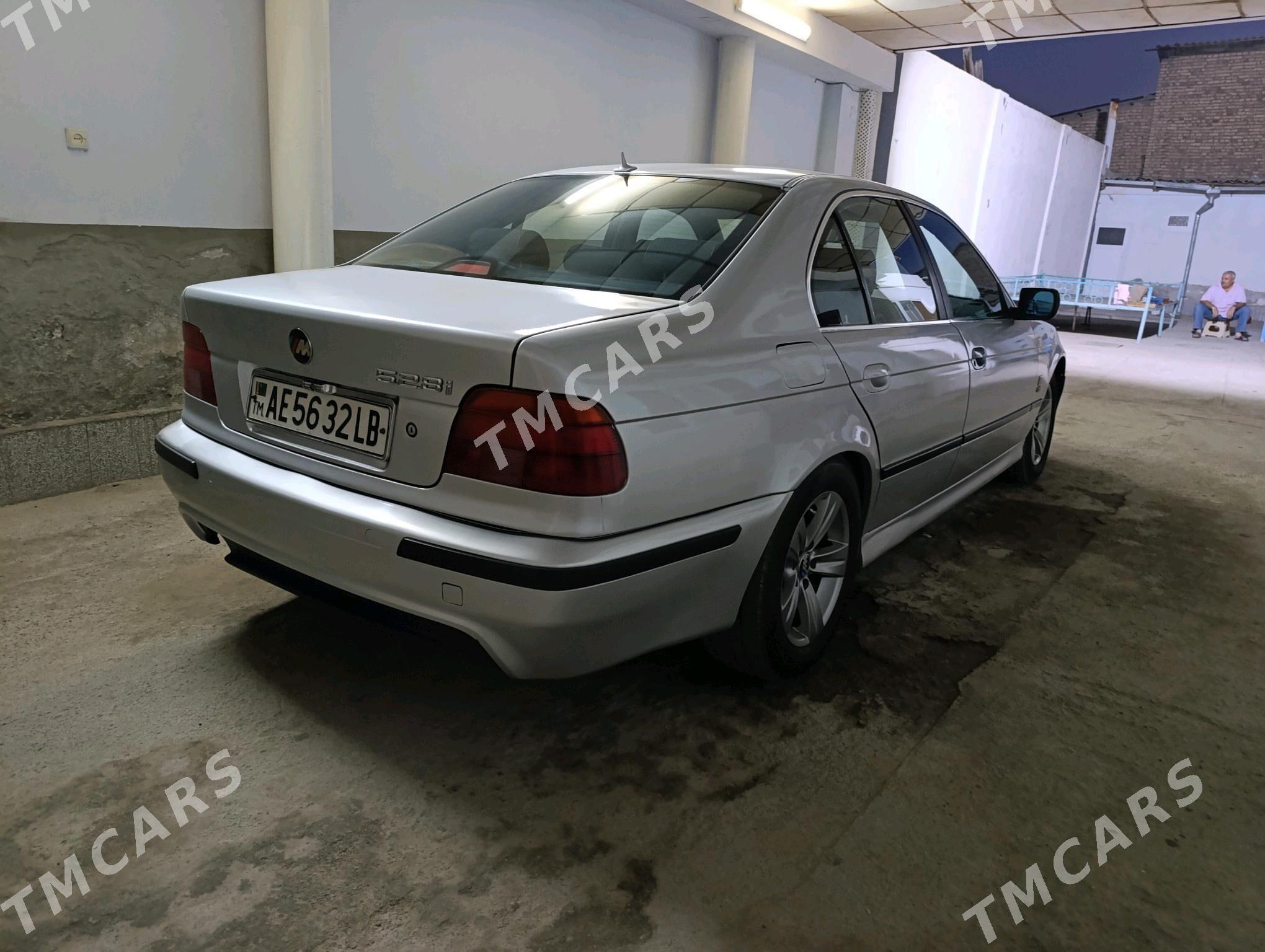 BMW 528 1998 - 110 000 TMT - Туркменабат - img 3