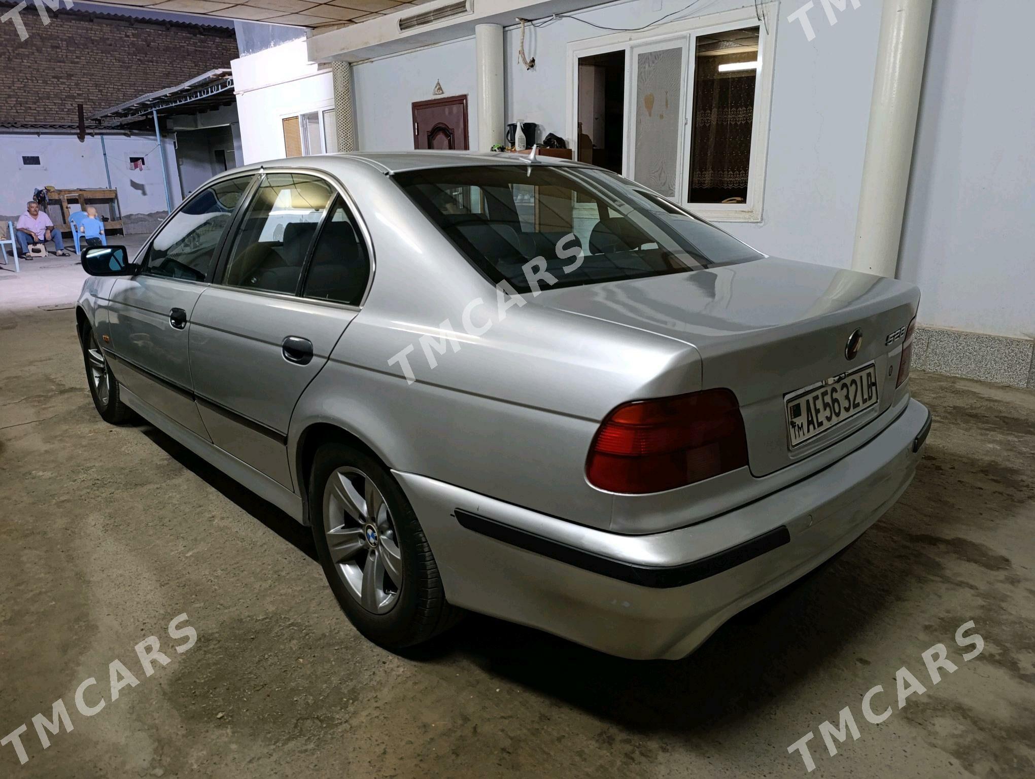 BMW 528 1998 - 110 000 TMT - Туркменабат - img 4