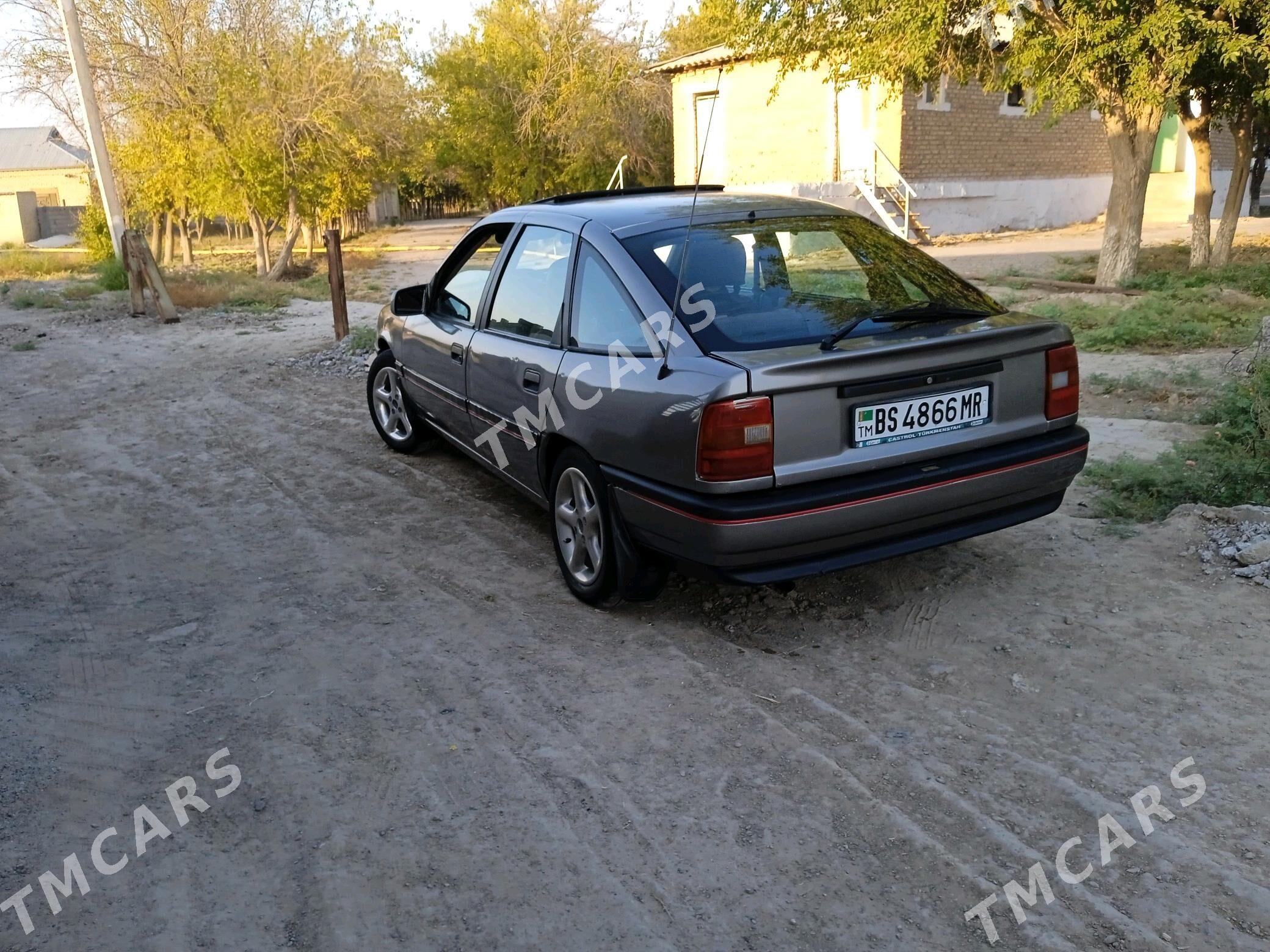 Opel Vectra 1991 - 33 000 TMT - Мургап - img 4