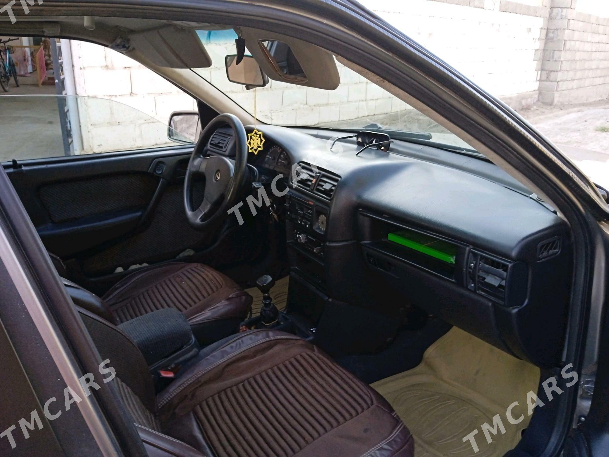 Opel Vectra 1991 - 33 000 TMT - Мургап - img 9
