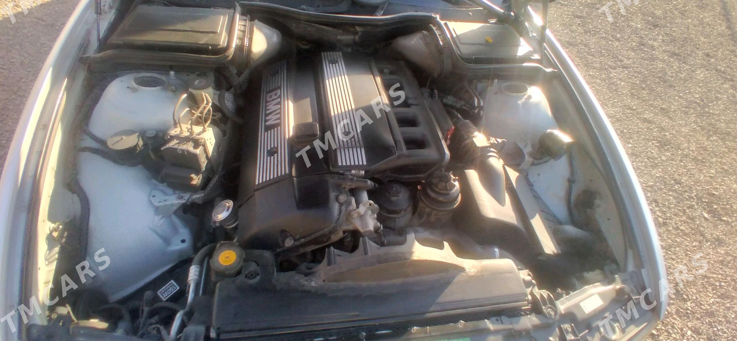 BMW E39 2000 - 110 000 TMT - Туркменбаши - img 7