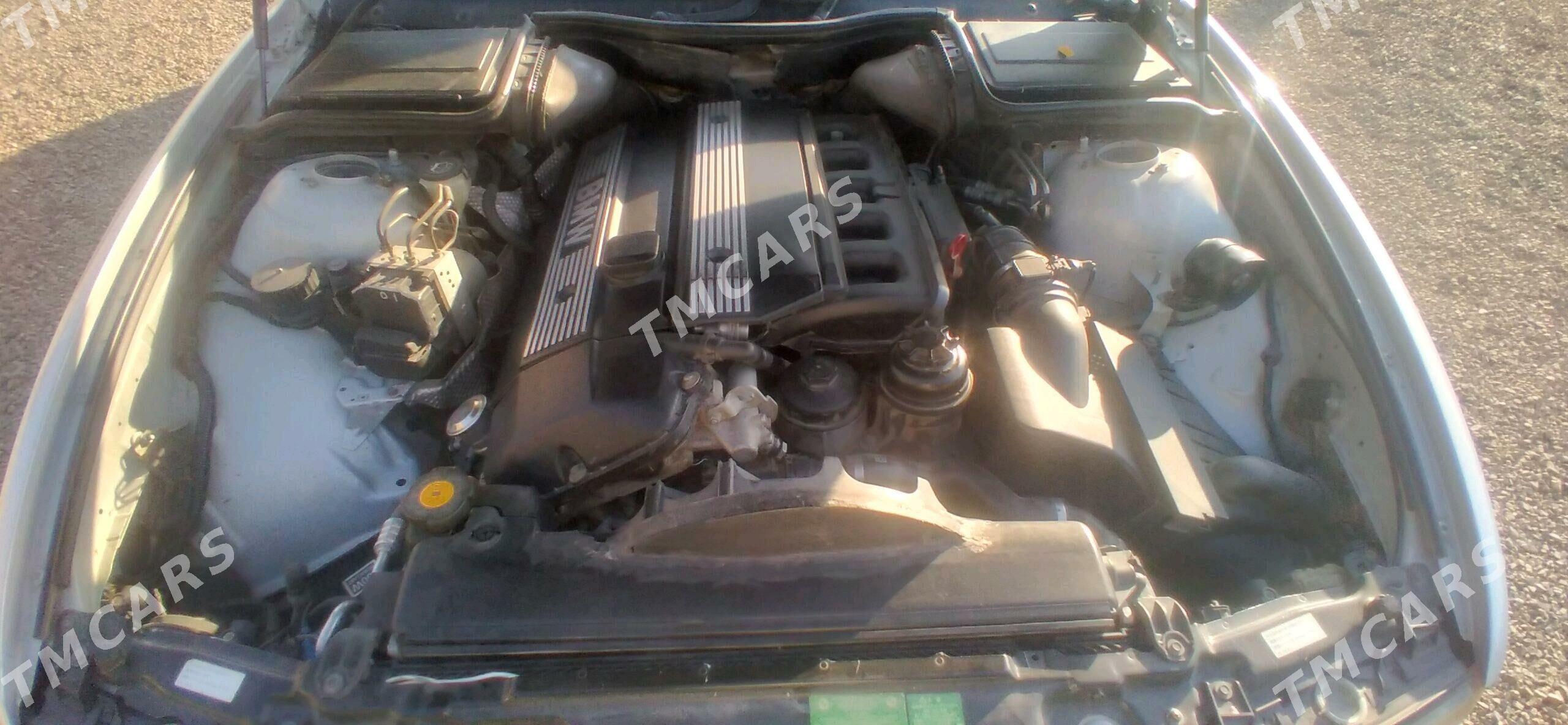 BMW E39 2000 - 110 000 TMT - Туркменбаши - img 9
