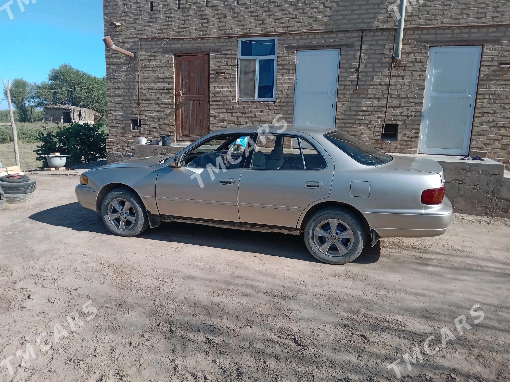 Toyota Camry 1994 - 65 000 TMT - Гарабекевюл - img 7