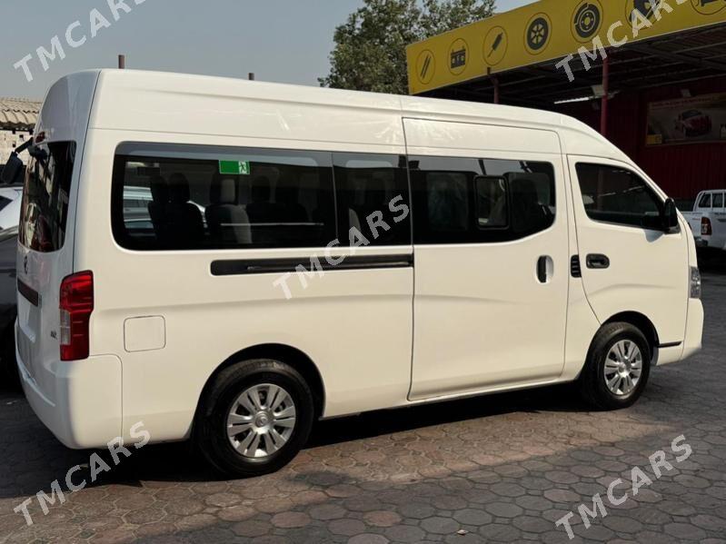Nissan Urvan 2022 - 400 000 TMT - Mary - img 3