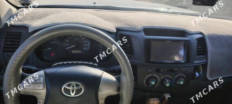 Toyota Hilux 2014 - 395 000 TMT - Hazar - img 3