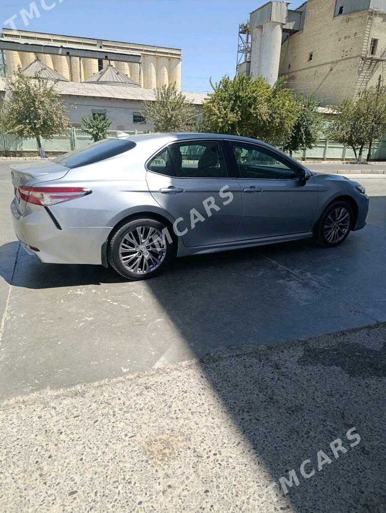 Toyota Camry 2019 - 275 000 TMT - Мары - img 5