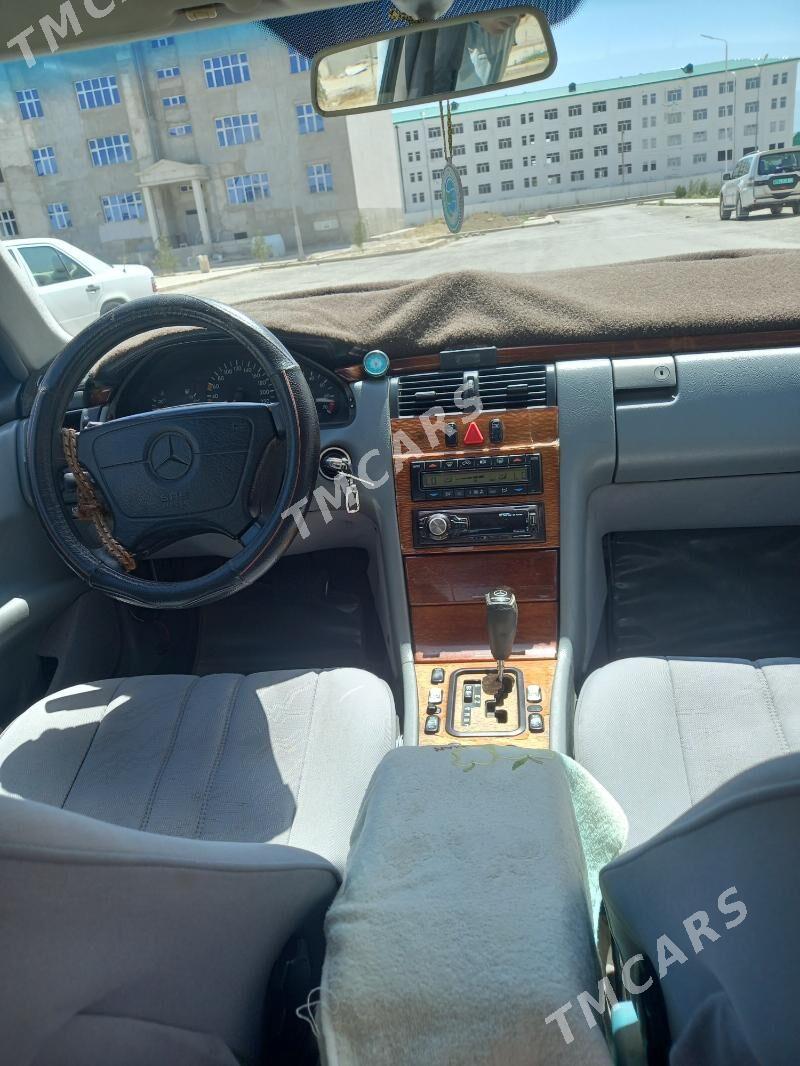 Mercedes-Benz E-Class 1999 - 70 000 TMT - Ашхабад - img 7