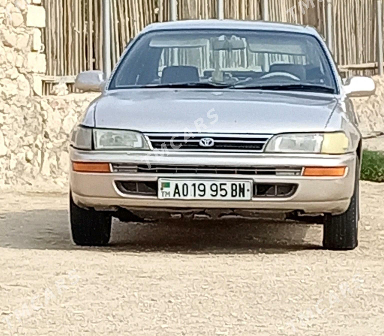 Toyota Corolla 1994 - 45 000 TMT - Balkanabat - img 2