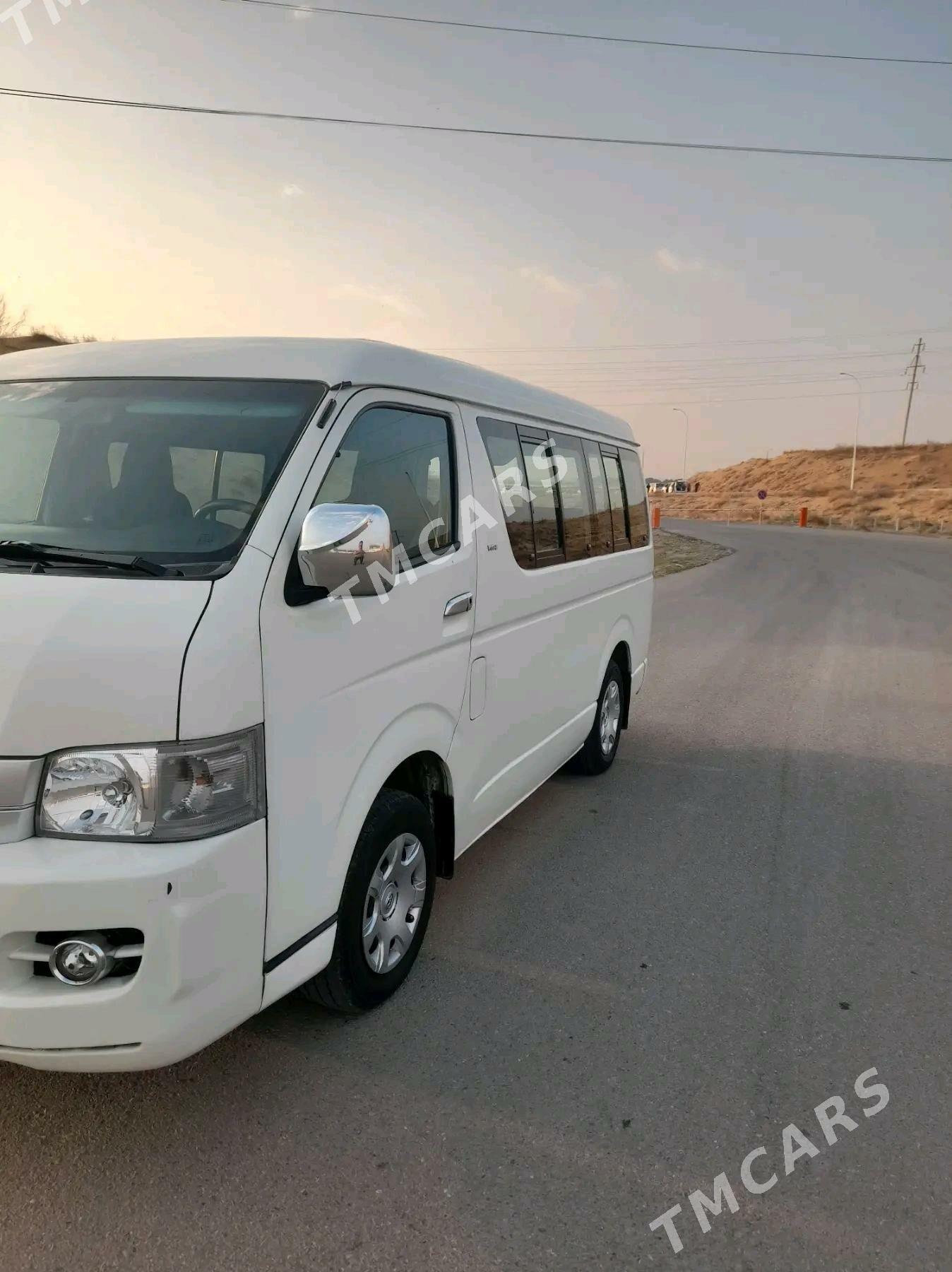 Toyota Hiace 2008 - 246 000 TMT - Änew - img 2
