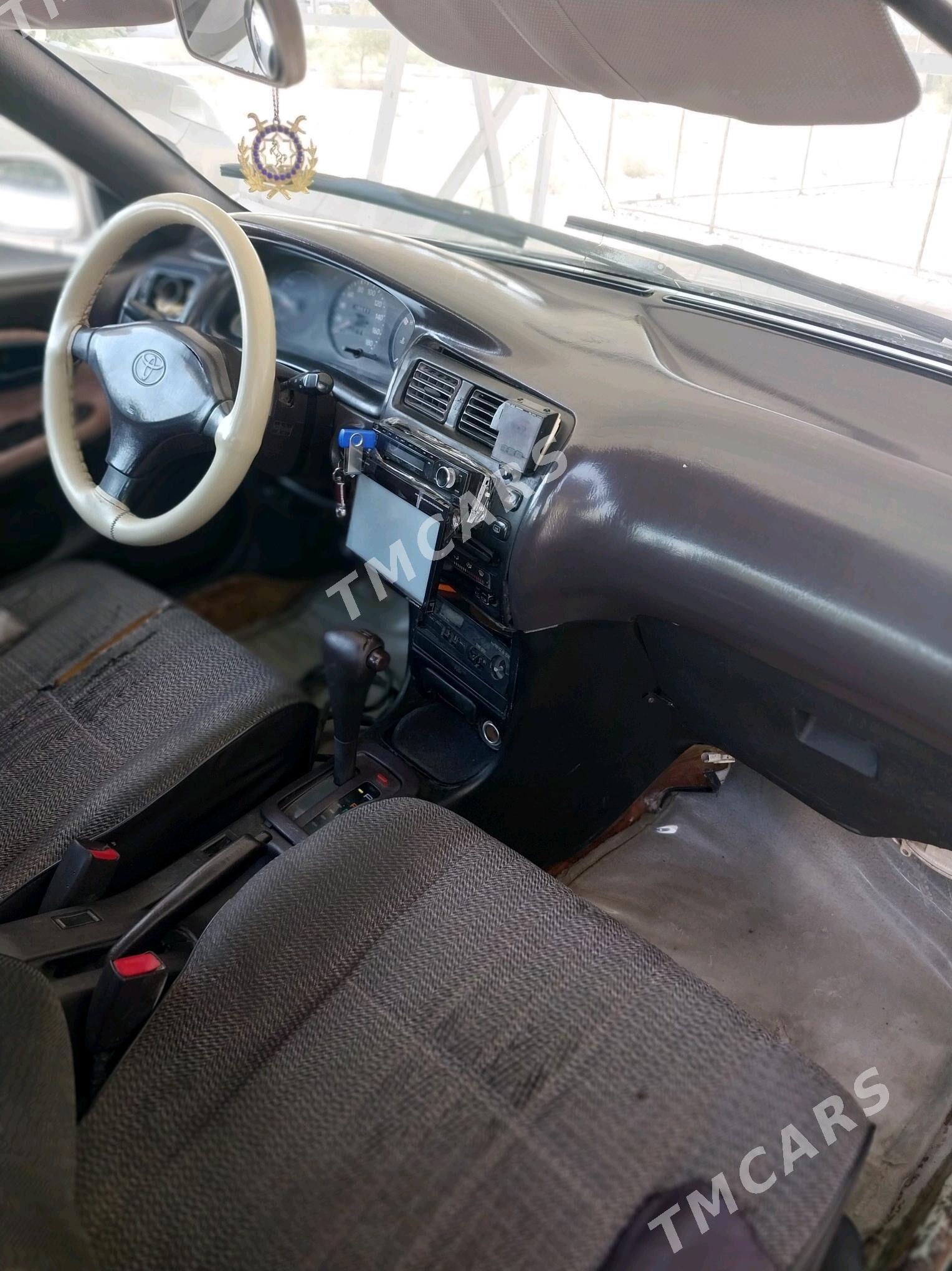 Toyota Corolla 1994 - 45 000 TMT - Balkanabat - img 3