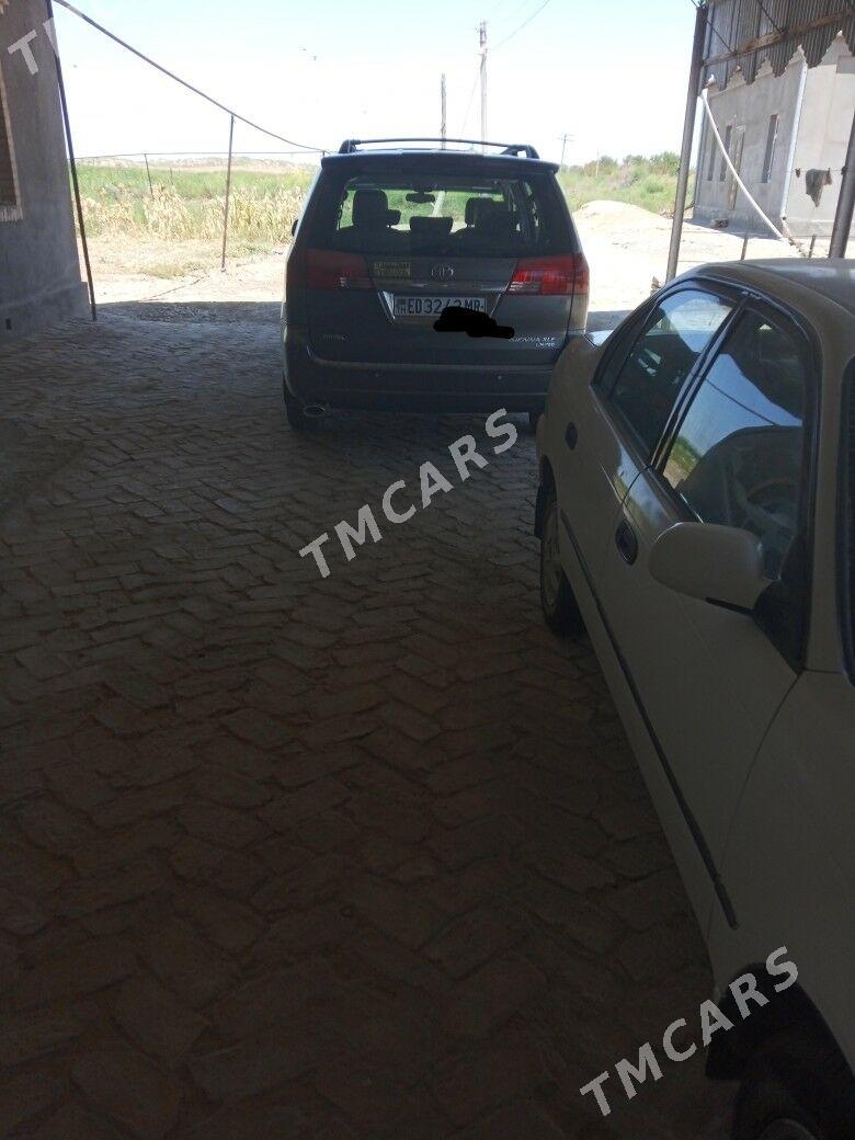 Toyota Sienna 2004 - 220 000 TMT - Ёлётен - img 4