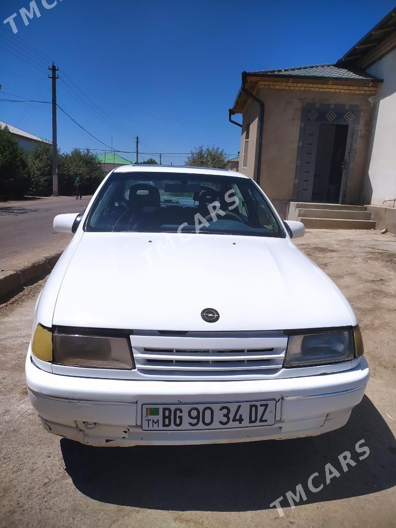Opel Vectra 1990 - 30 000 TMT - Дашогуз - img 2