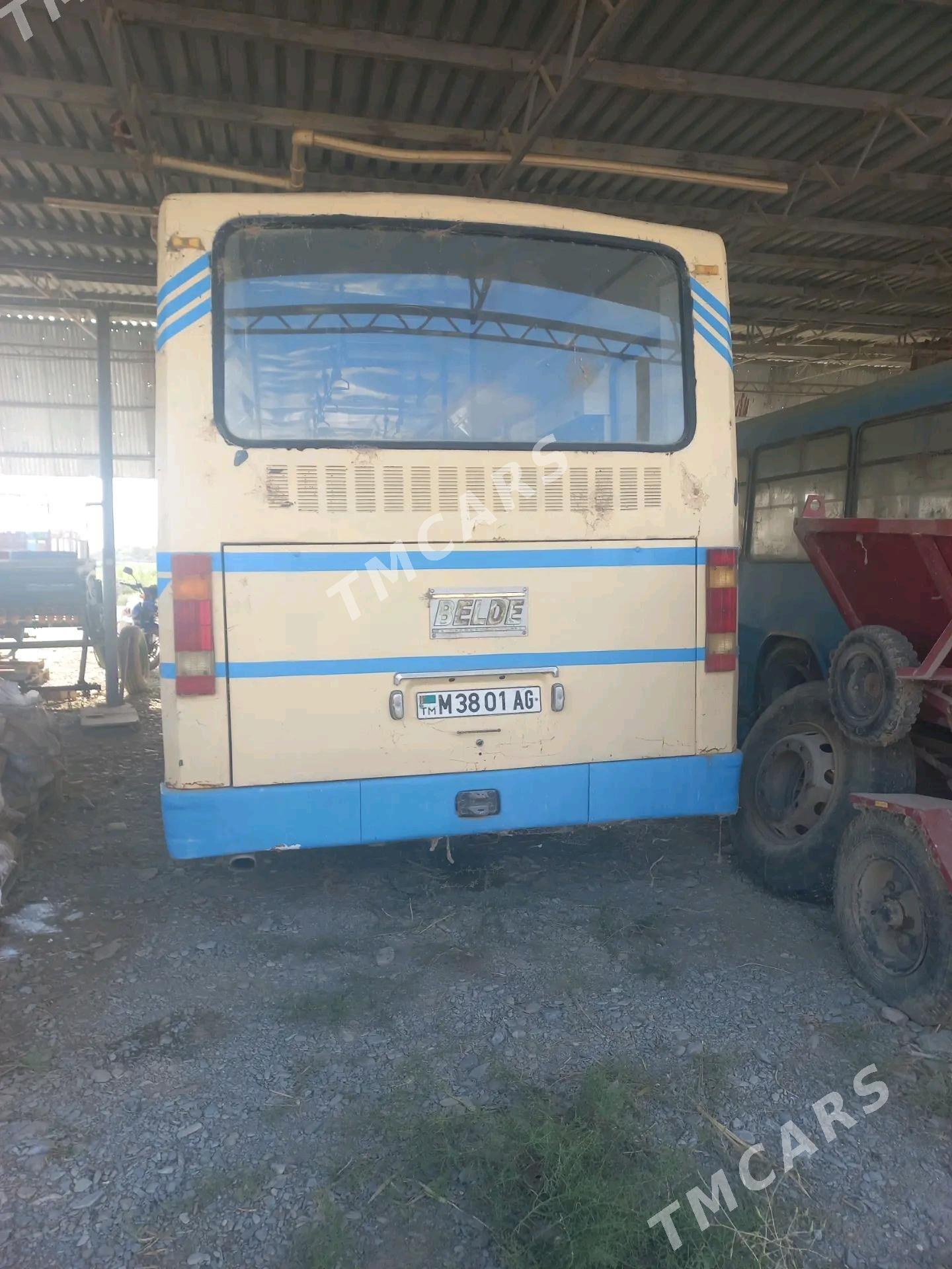 Mercedes-Benz W212 1993 - 140 000 TMT - Бахарден - img 3