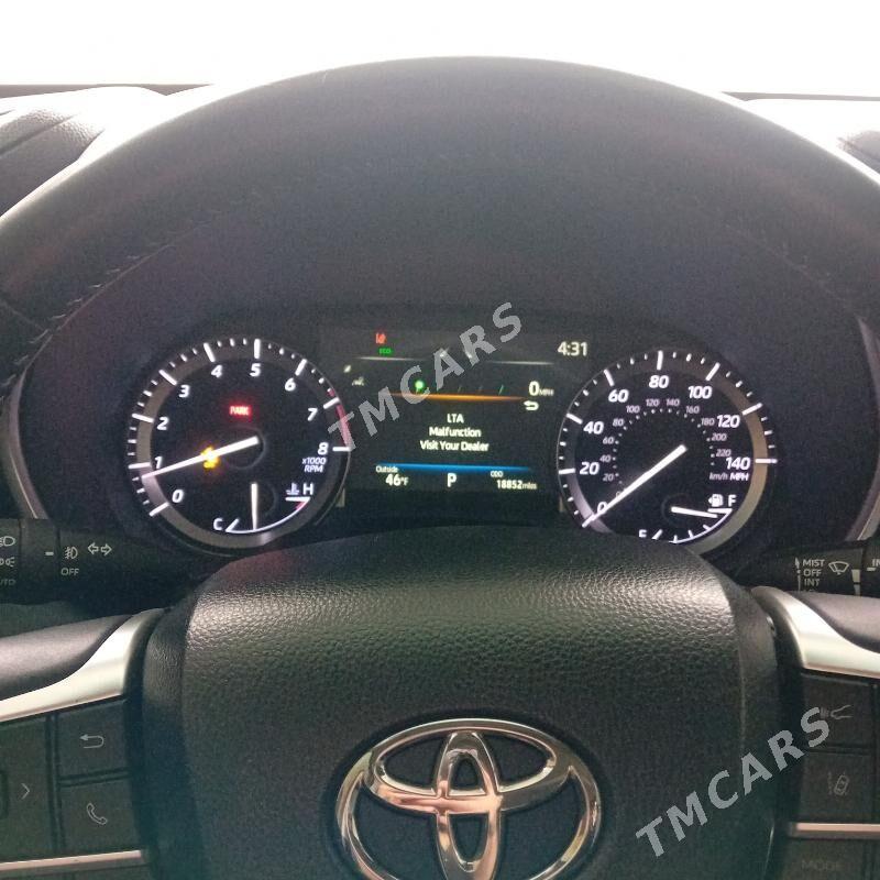 Toyota Highlander 2022 - 500 000 TMT - Халач - img 6