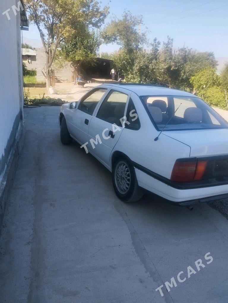 Opel Vectra 1989 - 29 000 TMT - Бахарден - img 3