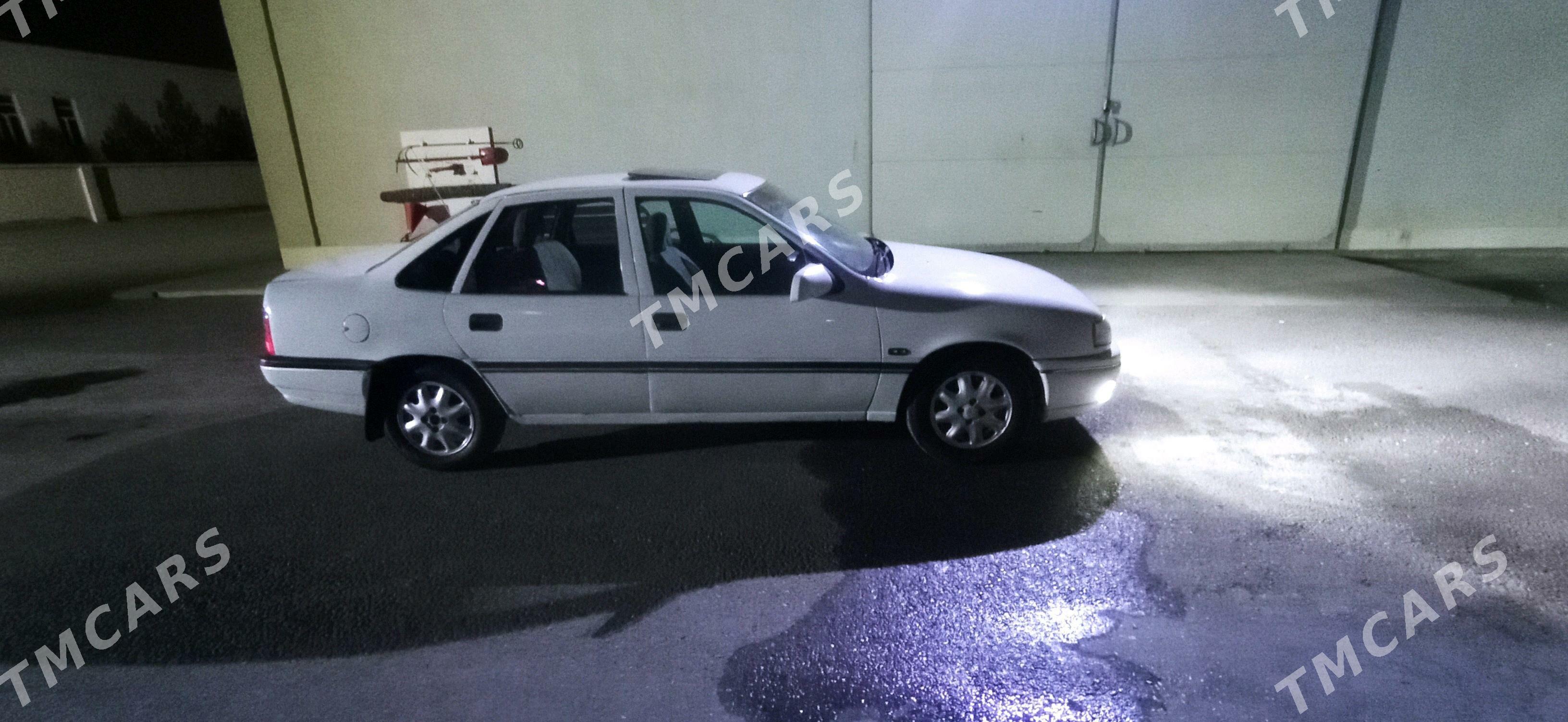 Opel Vectra 1991 - 30 000 TMT - Бахарден - img 4