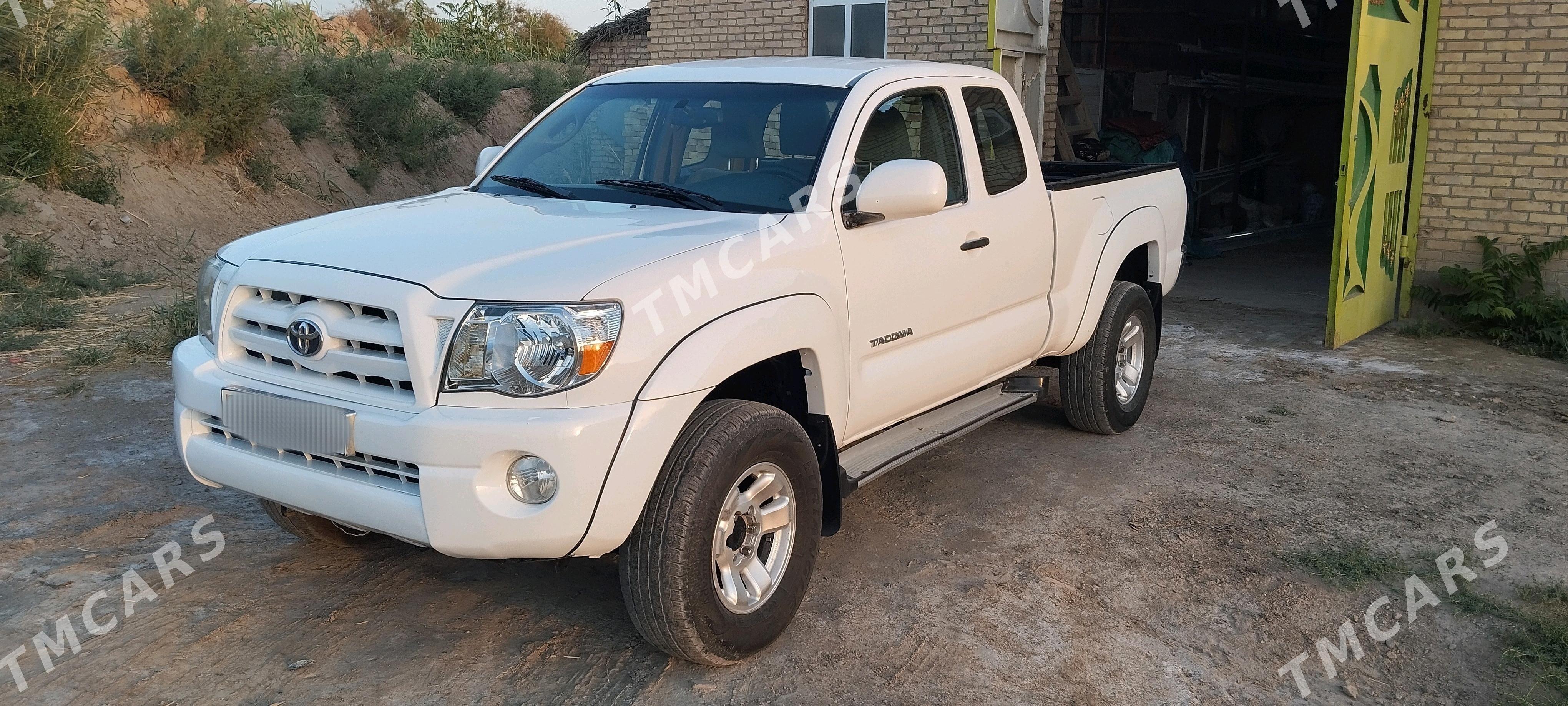 Toyota Tacoma 2010 - 240 000 TMT - Çärjew - img 4