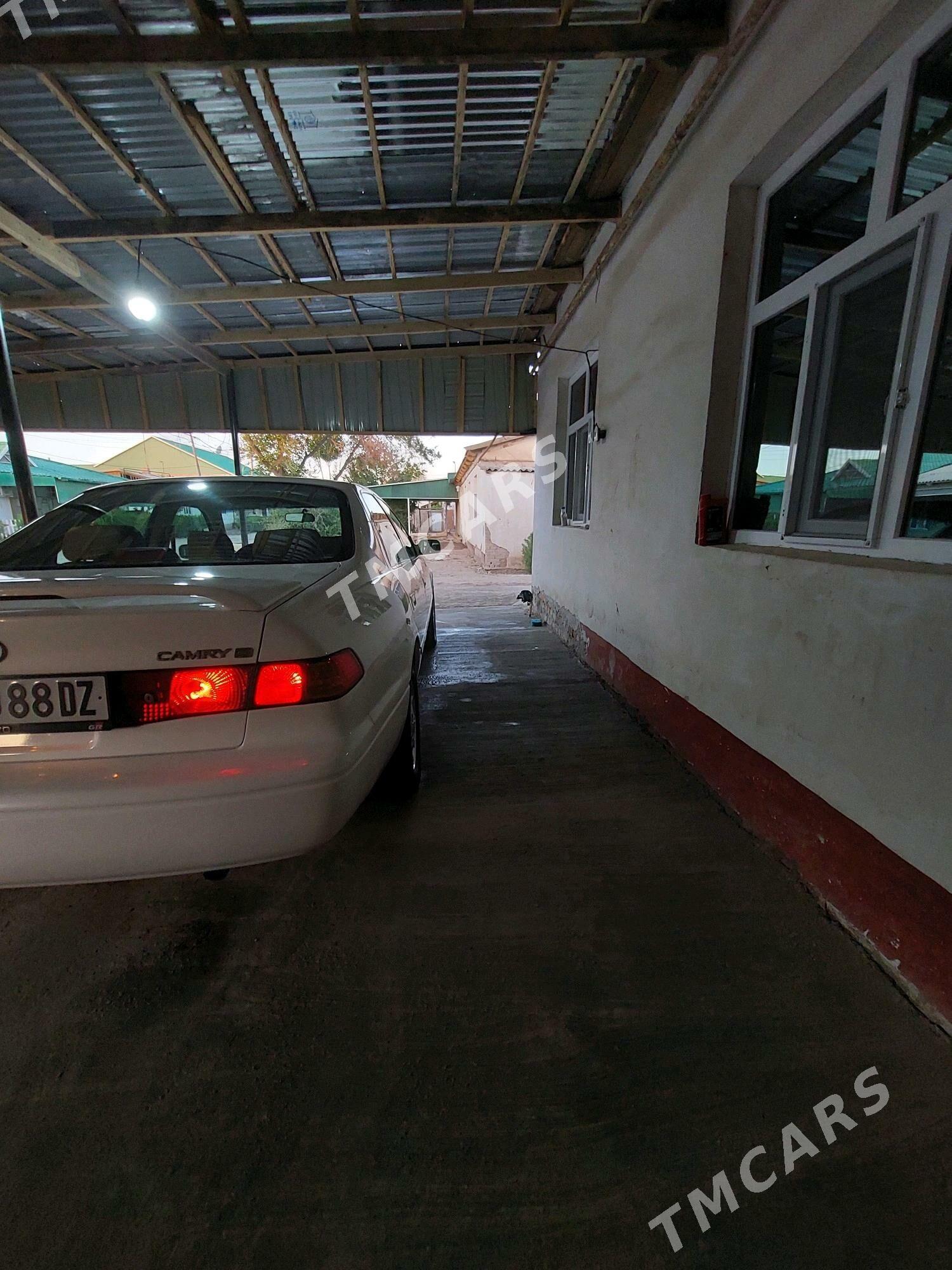 Toyota Camry 2000 - 150 000 TMT - Köneürgenç - img 9