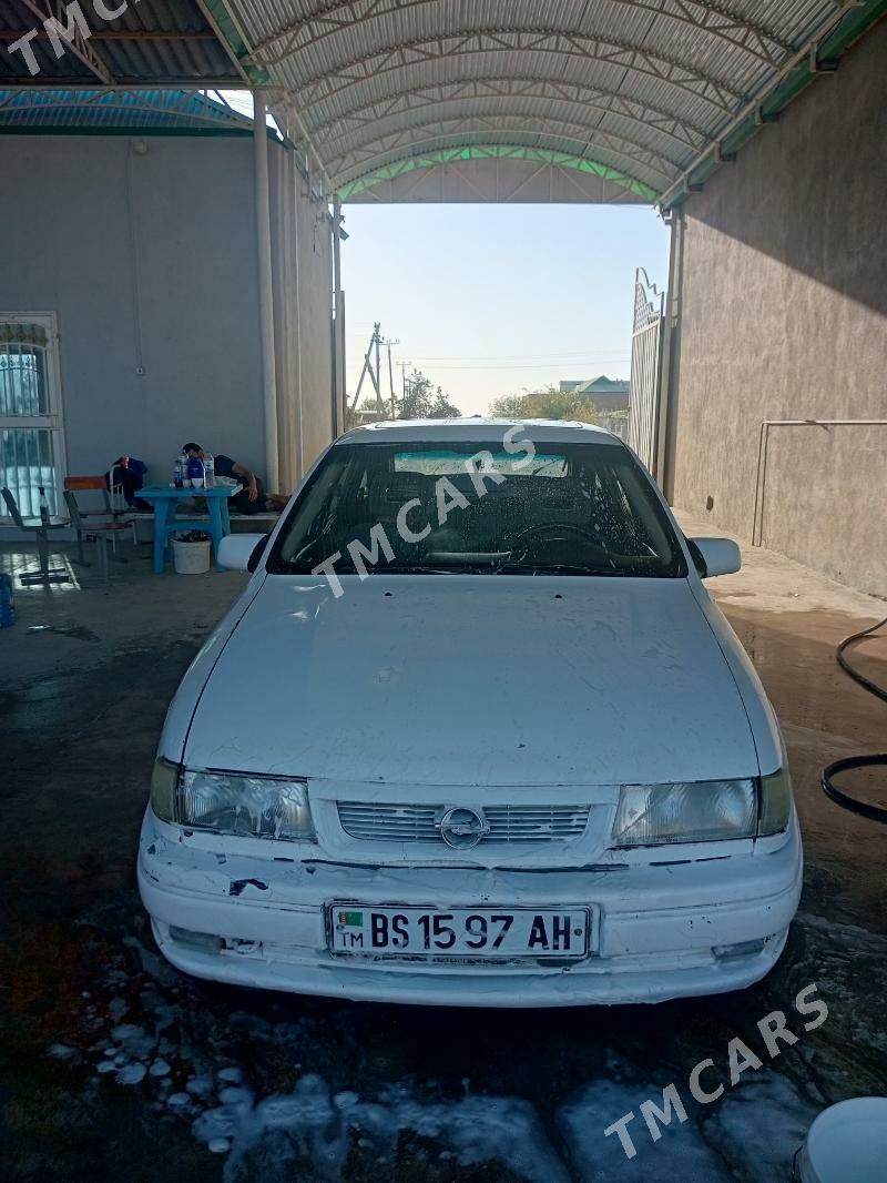Opel Vectra 1994 - 35 000 TMT - Бахарден - img 4