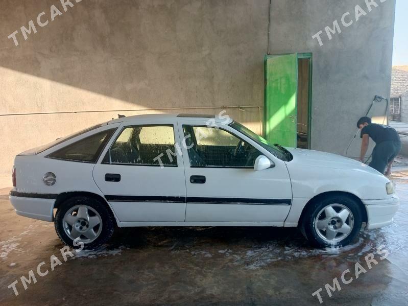 Opel Vectra 1994 - 35 000 TMT - Бахарден - img 2