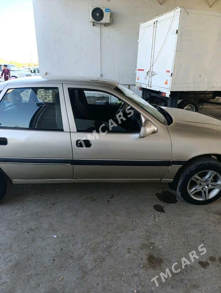 Opel Vectra 1989 - 22 000 TMT - Саят - img 6