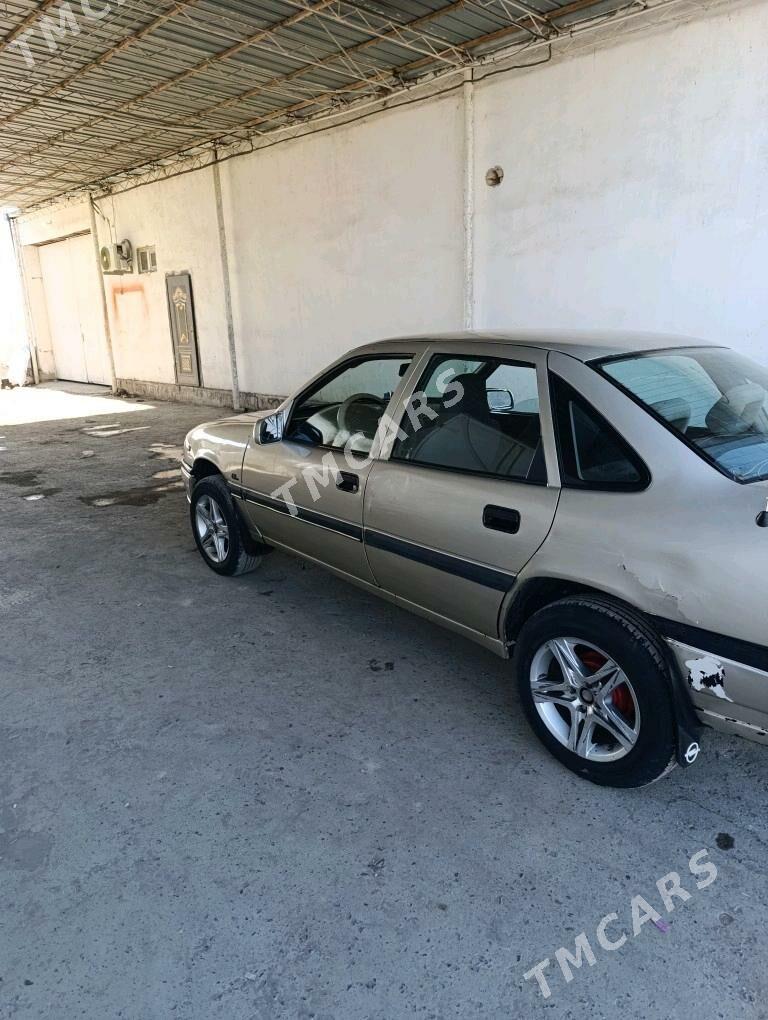 Opel Vectra 1989 - 22 000 TMT - Саят - img 4