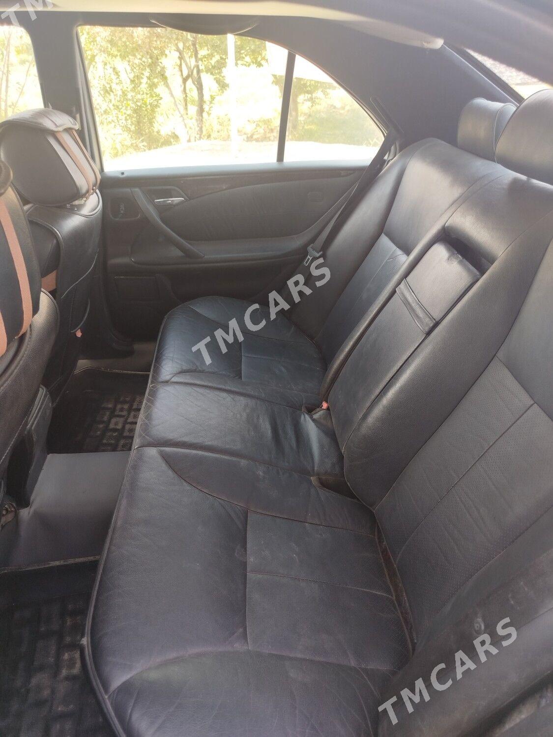 Mercedes-Benz E320 1998 - 35 000 TMT - Mary - img 5