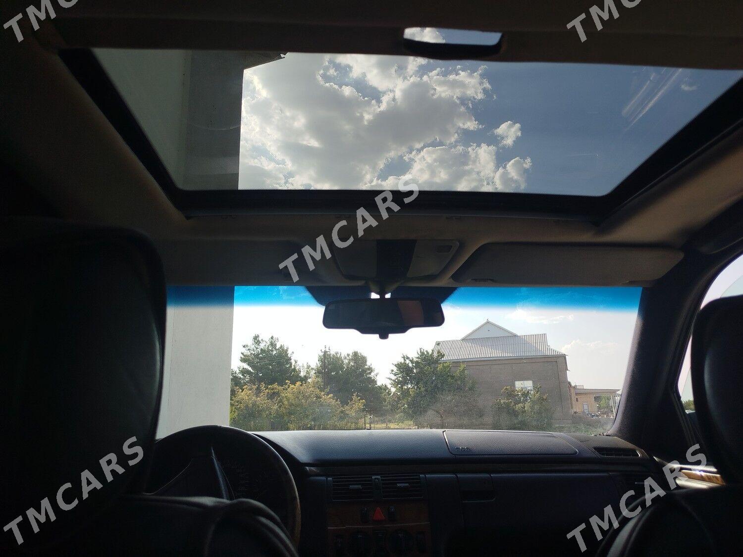 Mercedes-Benz E320 1998 - 35 000 TMT - Mary - img 3