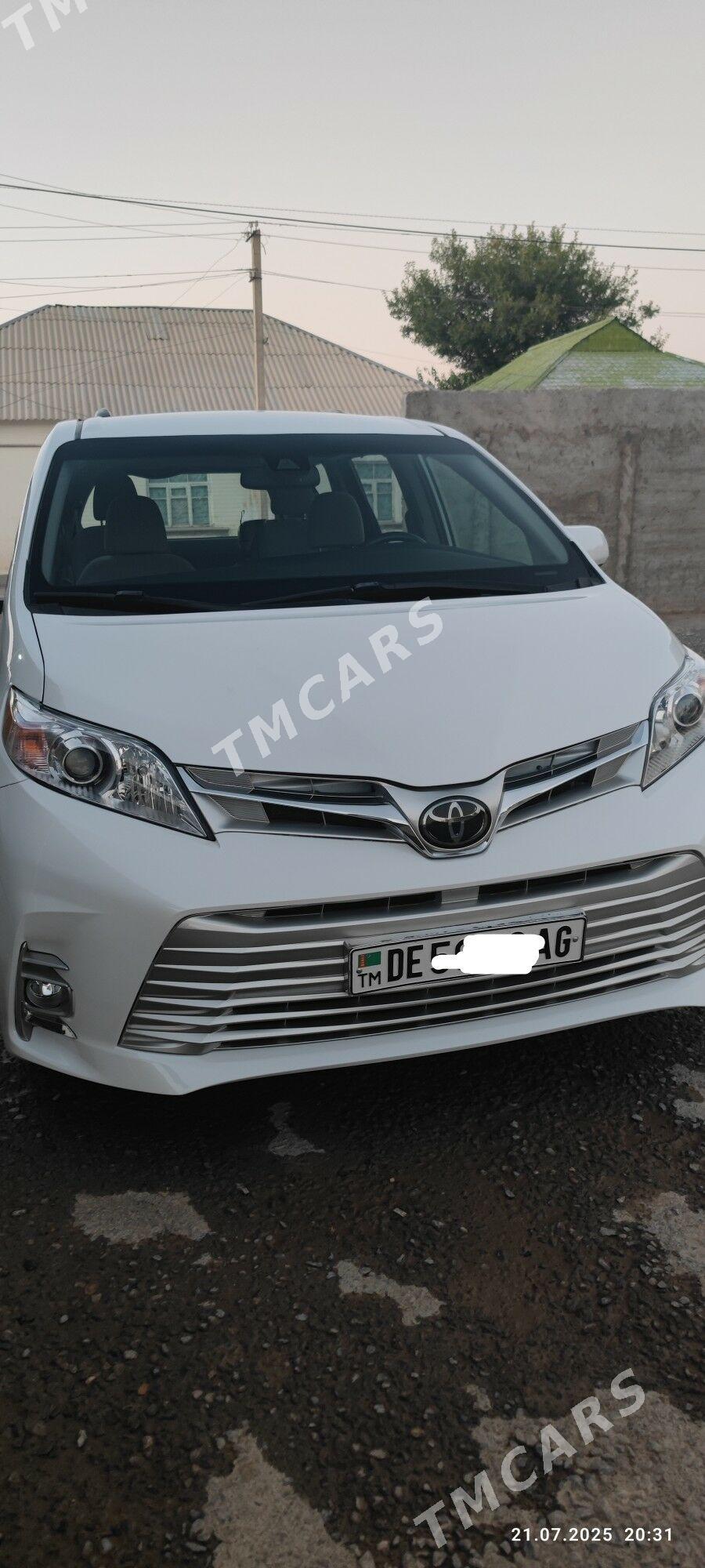 Toyota Sienna 2020 - 410 000 TMT - Ашхабад - img 4