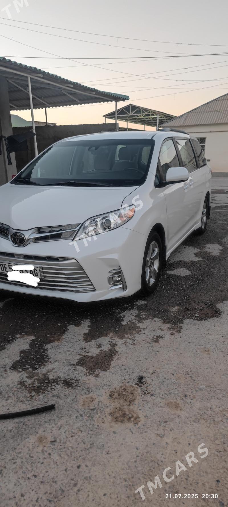 Toyota Sienna 2020 - 410 000 TMT - Ашхабад - img 3