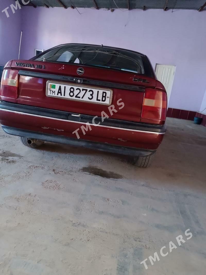 Opel Vectra 1990 - 28 000 TMT - Dänew - img 3