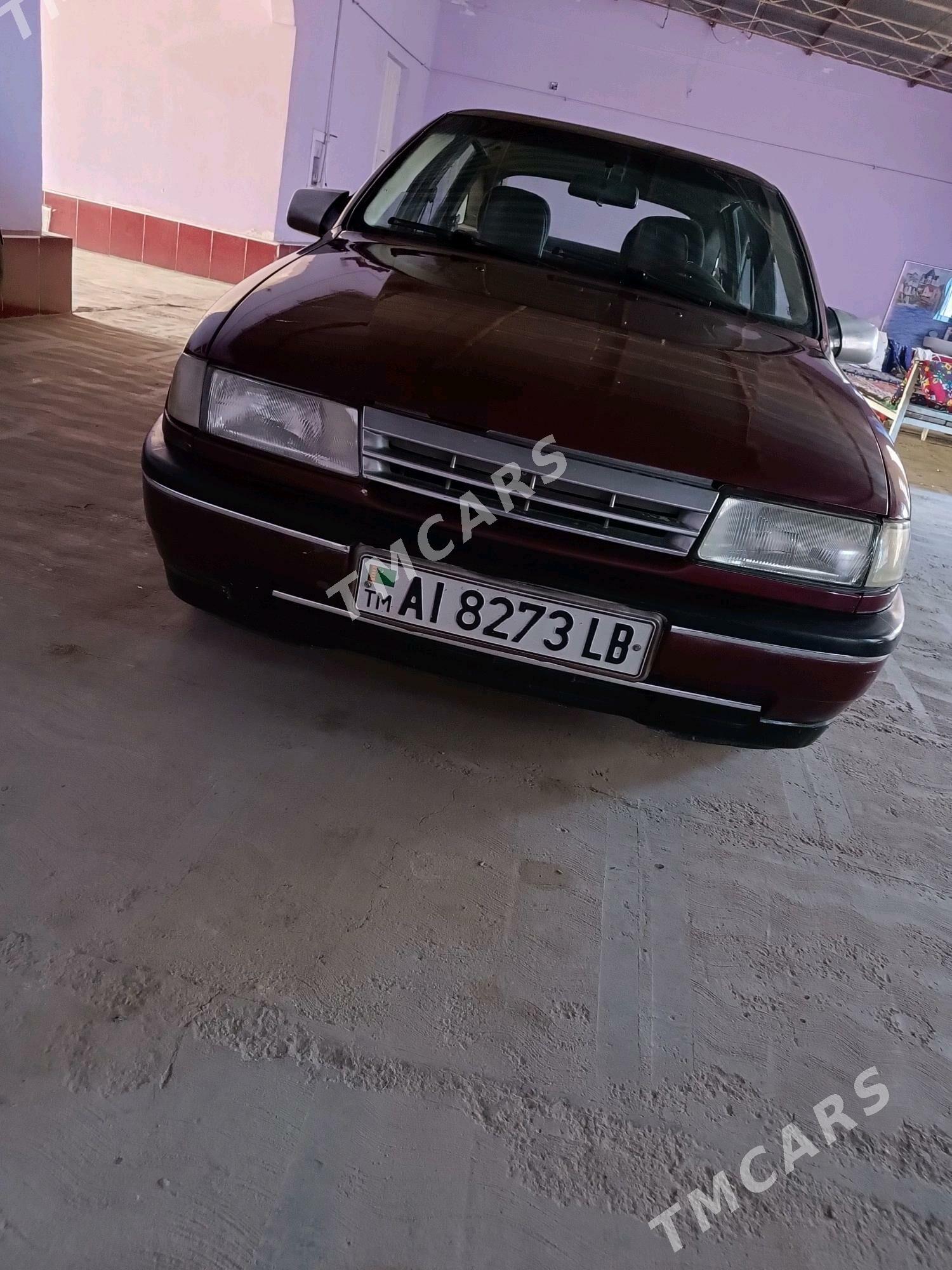 Opel Vectra 1990 - 28 000 TMT - Dänew - img 4