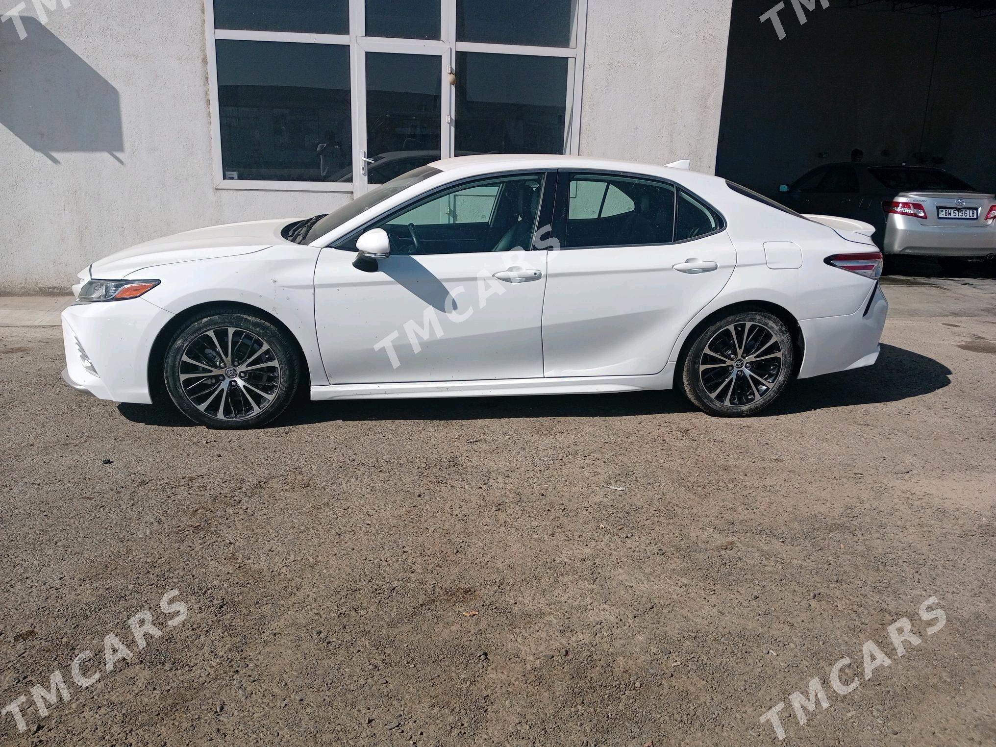 Toyota Camry 2019 - 300 000 TMT - Мары - img 3